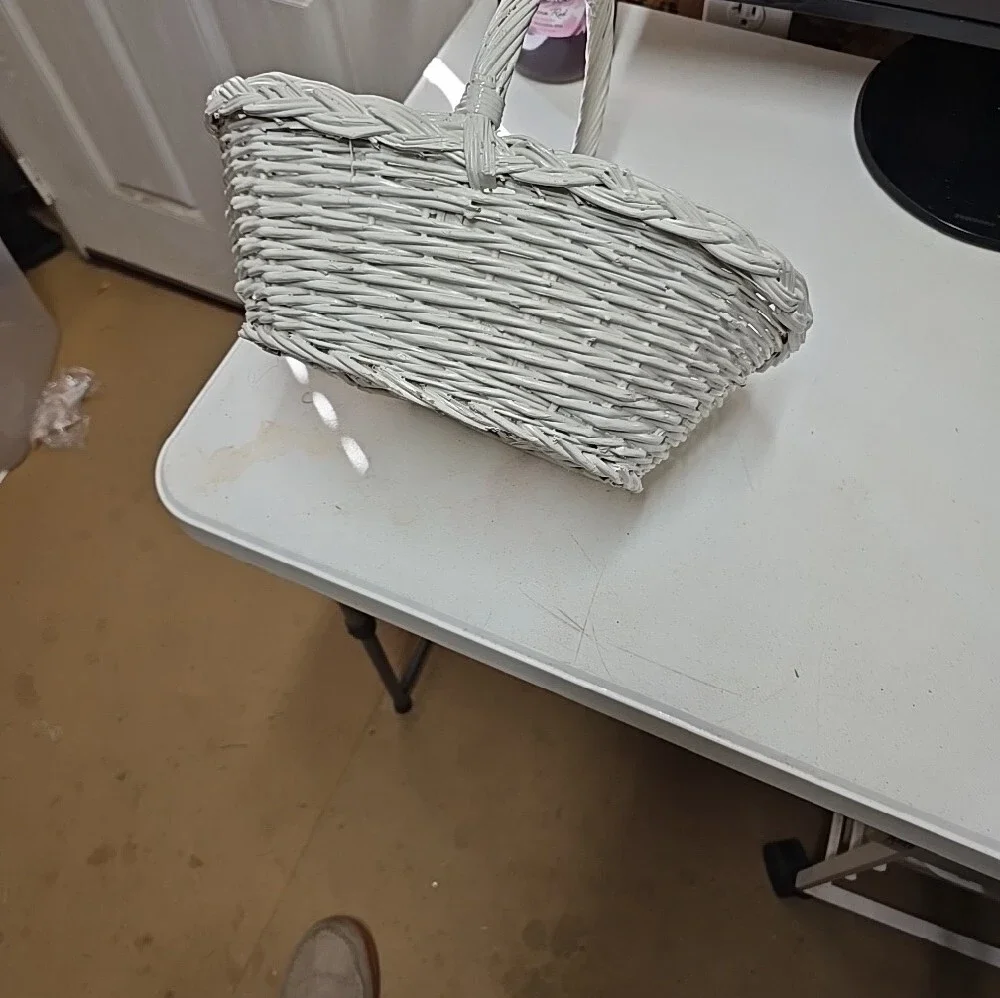 Vtg.White Wicker Handled Basket -(226)